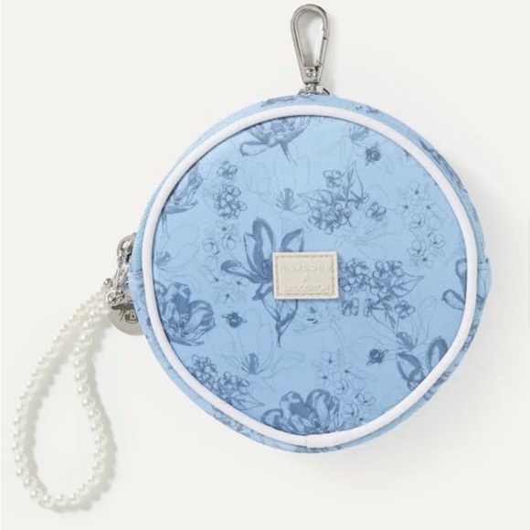 Maxbone x Bridgerton 🐩 dog walking pouch with pearls - Picture 1 of 8